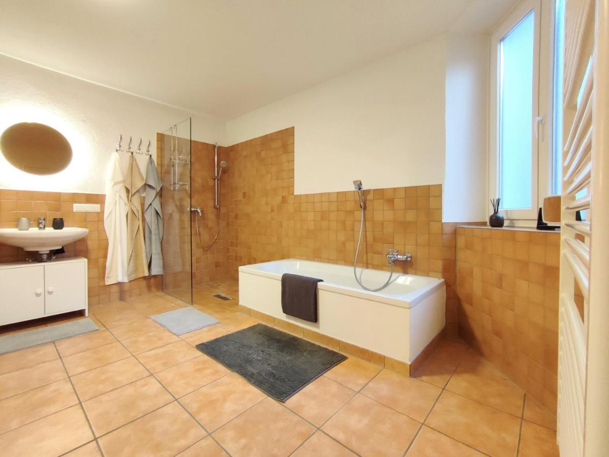 Haus Mediterran - Gemuetliches Ferienhaus 130 M² Fuer Max. 7 Personen Mit Balkon Und Garten Am Bodensee ราดอล์ฟเซลล์ อัม โบเดนซี ภายนอก รูปภาพ